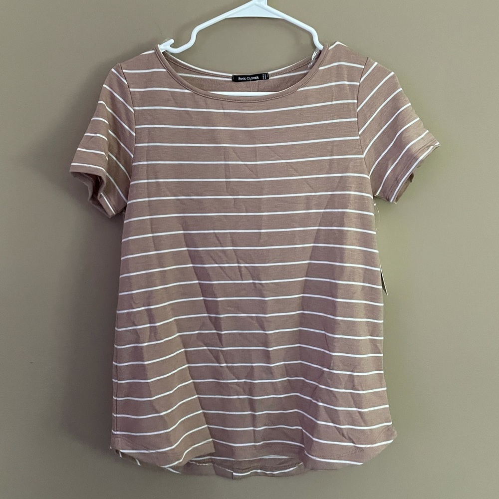 NWT Pink Clover Daisee Button Back Detail Knit Tee
